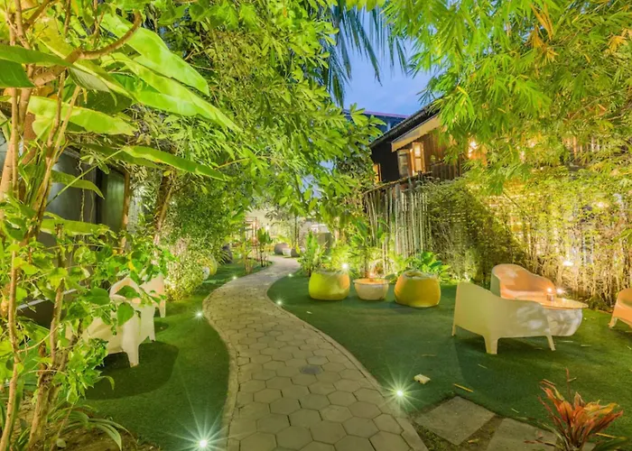 Botanic Garden Hotel 3*