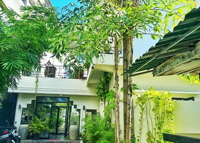 Botanic Garden 3*