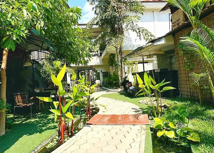 Botanic Garden Hotel 3*
